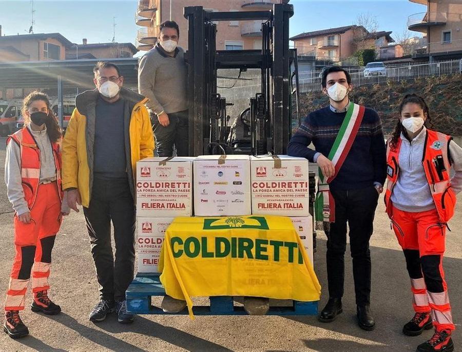 Il Grande Cuore Della Coldiretti Donati 600 Chili Di Alimenti