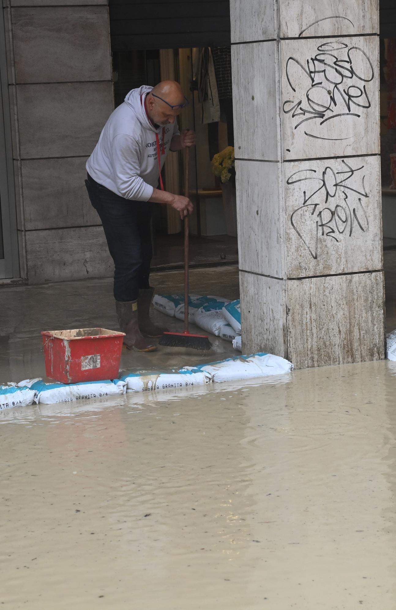 La Quarta Esondazione Del Ravone Via Saffi Di Nuovo In Ginocchio Un