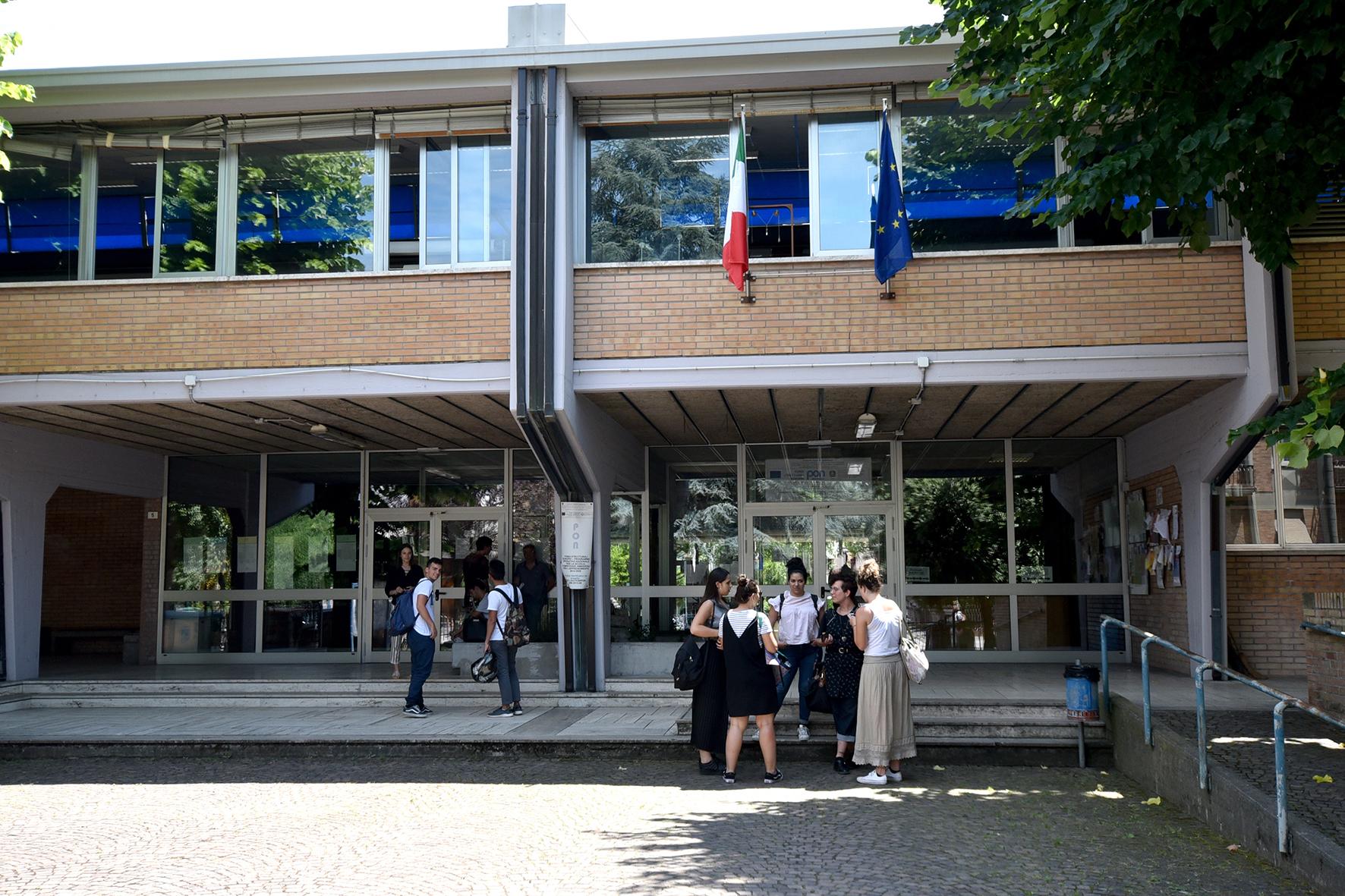 Due Laboratori All Istituto Tecnico Saffi Alberti Di Forl Su Acqua E