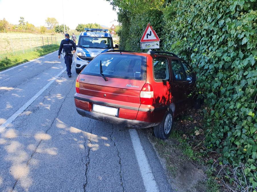 Incidente Bellaria Fugge All Alt Dei Vigili E Si Schianta Era Senza