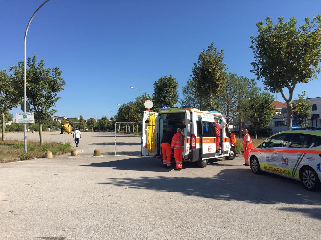 Porto Sant Elpidio Anziano Investito Portato D Urgenza Al Torrette