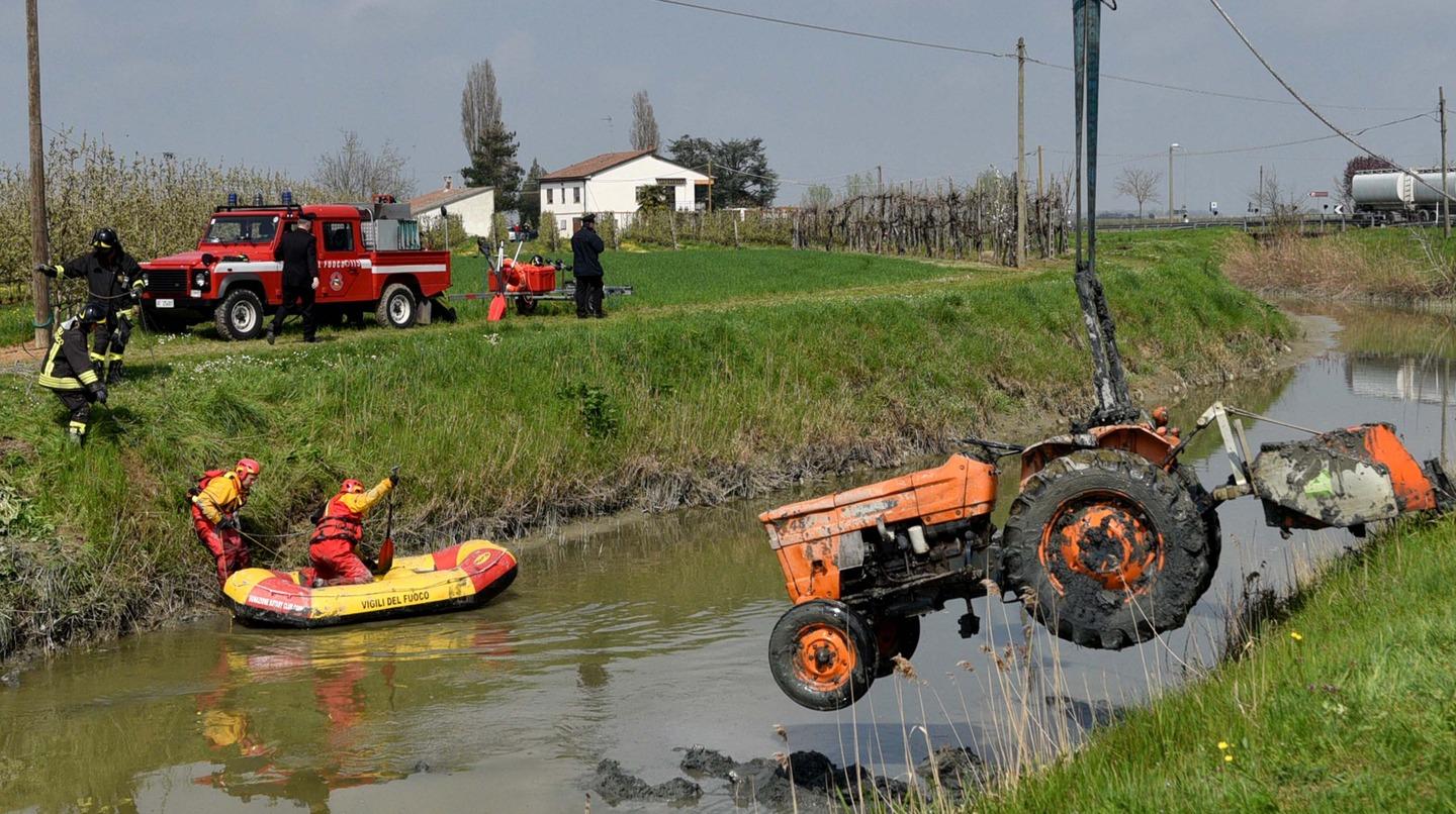 Anziano Muore Schiacciato Sotto Il Trattore