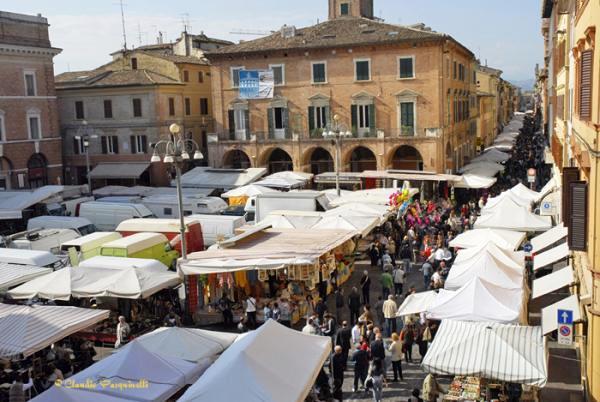 Coronavirus Jesi Fiera Di San Settimio Rinviata Troppi Rischi