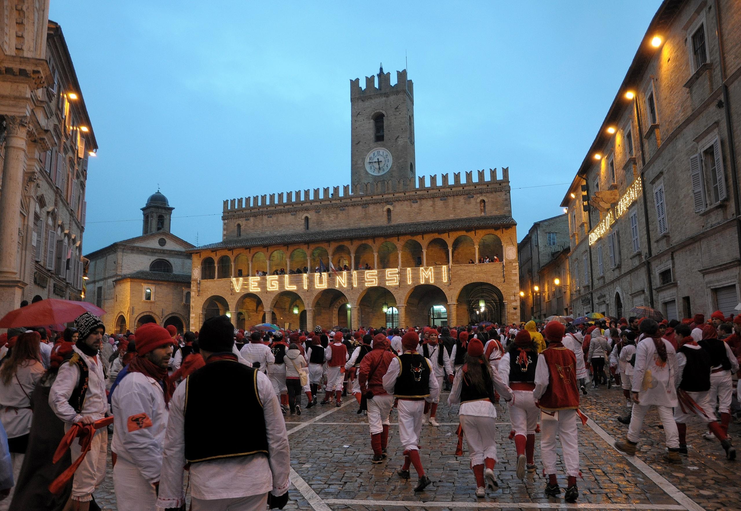 Carnevale Offida La Citt Si Prepara Per Bove Finto E Vlurd