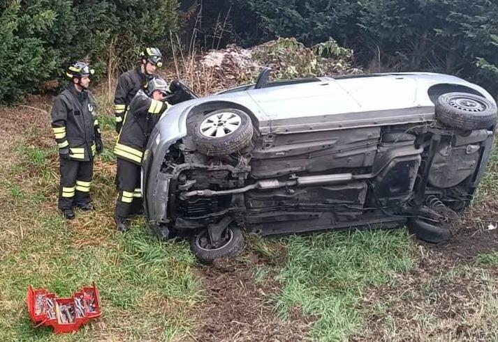 Luzzara Auto Contro Cancello