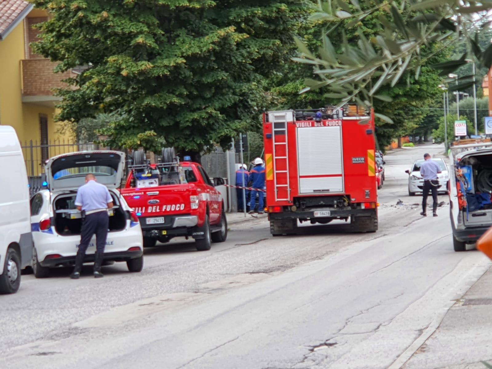 Incidente A Jesi Scontro Tra Due Auto Quattro Feriti Grave Un Giovane