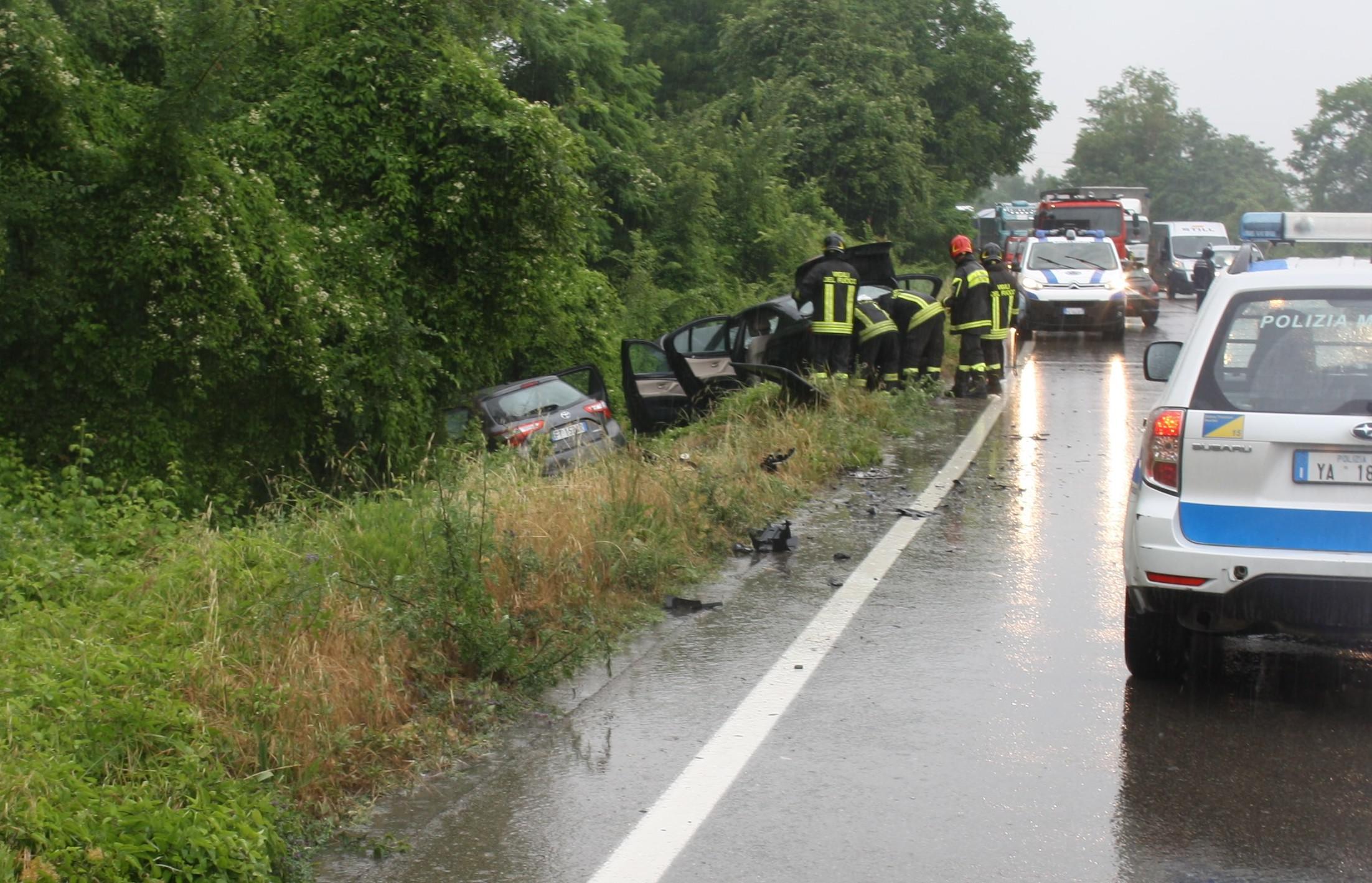 Frontale Tra Auto Due Feriti Gravi