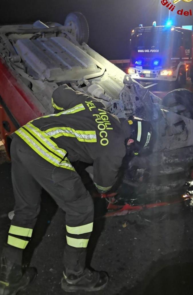 Un Dolore Infinito Attesa Per Il Funerale Di Matteo Cosenza Lamico