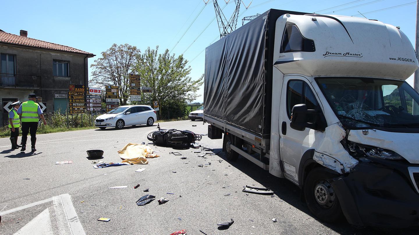 Scooter Contro Furgone In Via Faentina Muore Enzo Plazzi