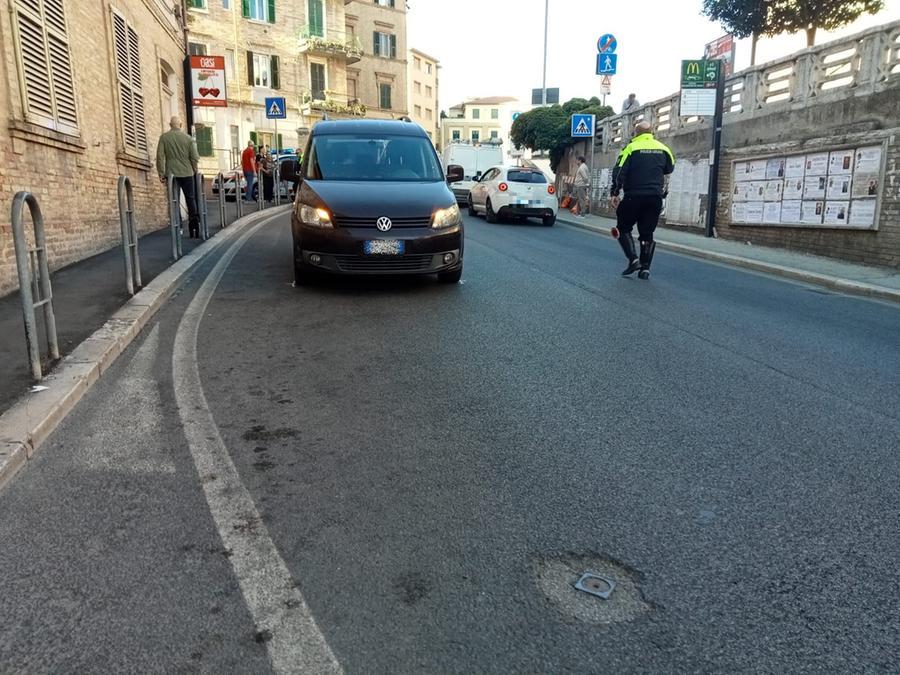 Incidente Macerata Oggi Bambino Di Anni E Mezzo Investito Davanti