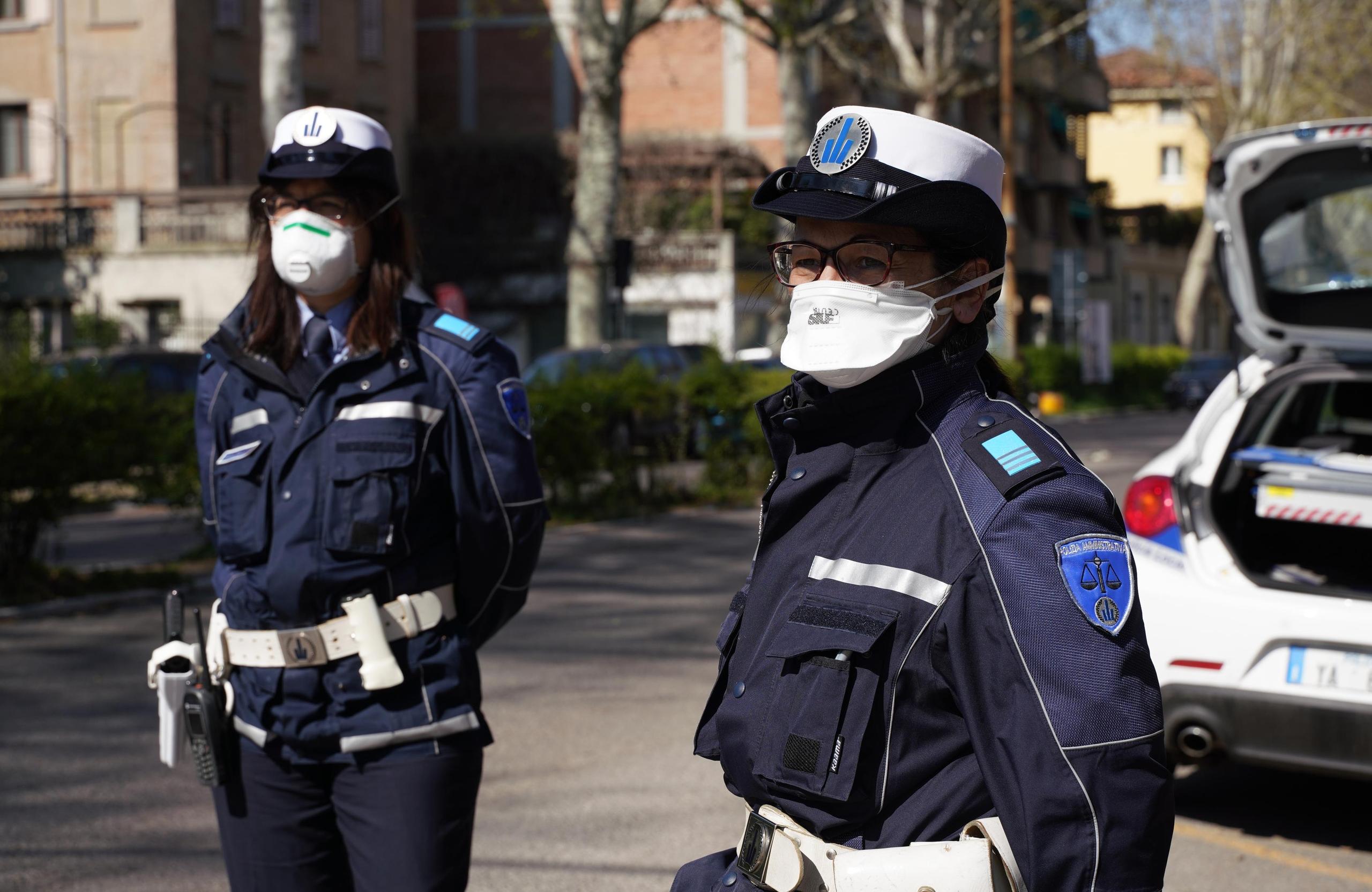 Schianto Allincrocio Tre Feriti Traffico In Tilt