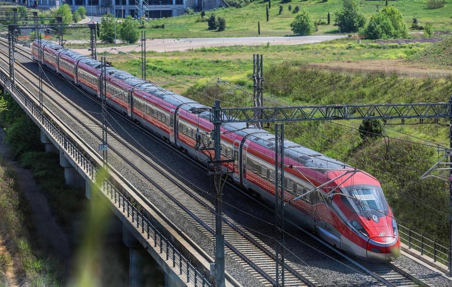 Verona Un Treno Per Collegare Lago Di Garda Aeroporto Catullo E