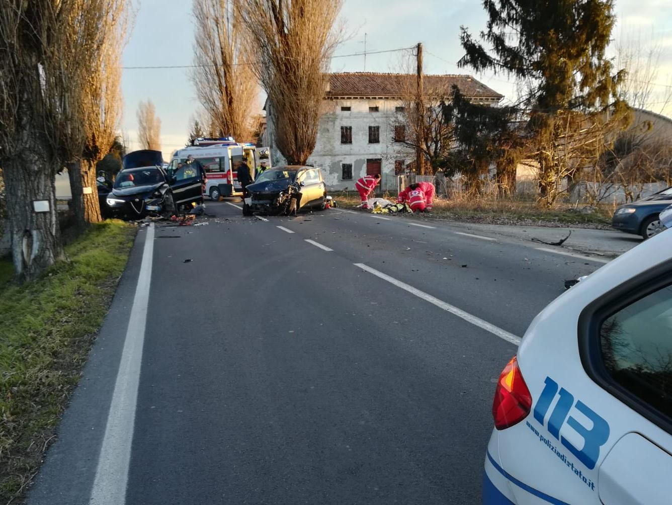 Novellara Incidente Sulla Provinciale Nord Due Feriti