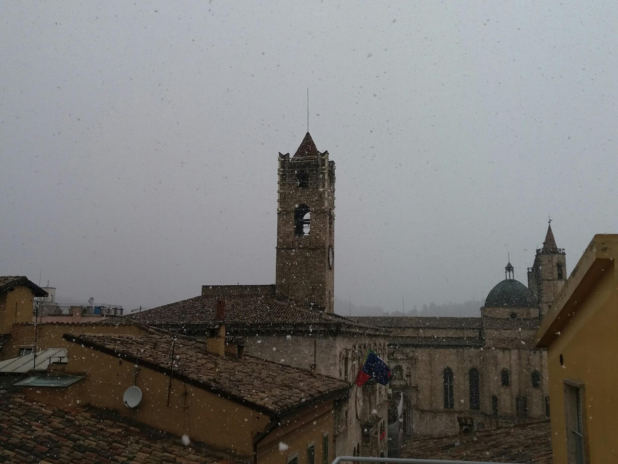 Ascoli è tornata la neve in città