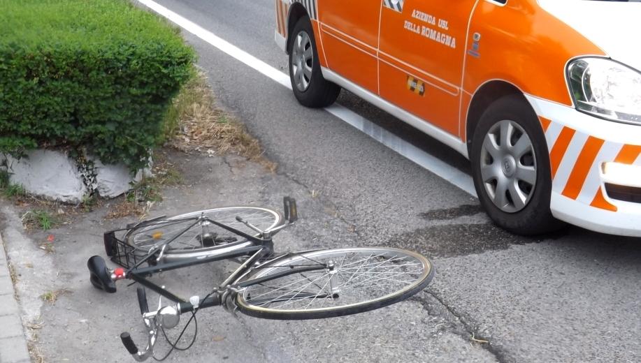 Incidente Ad Alfonsine Grave Un Ciclista Guarda Le Foto