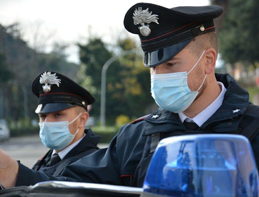 Civitanova Marche Semina Il Caos In Treno E Picchia Carabiniere