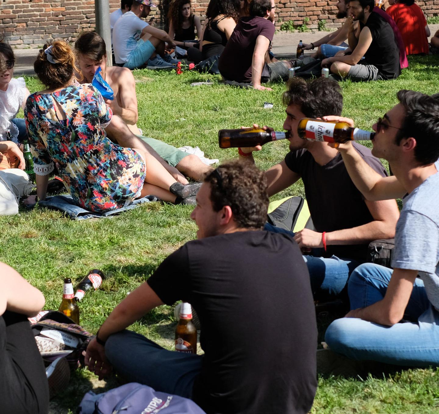 Bologna Piazza San Francesco Un Flop L Ordinanza Anti Alcol