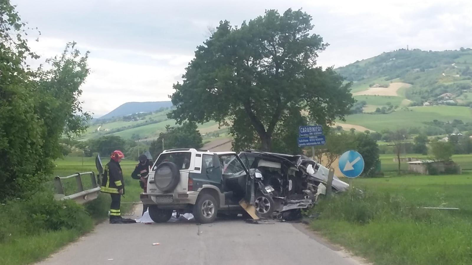 Incidente Tra Tolentino E San Severino Un Morto E Un Ferito Grave