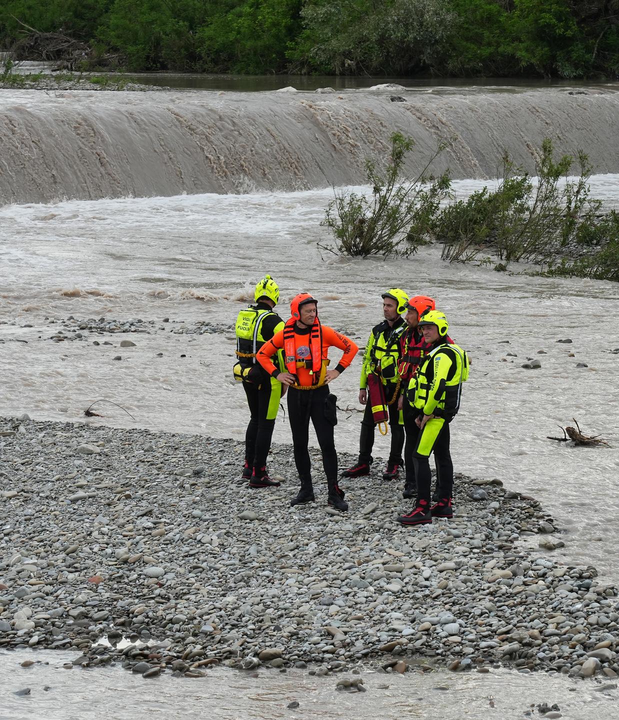 Scomparso Nel Fiume A Modena Deviato Il Corso Del Secchia