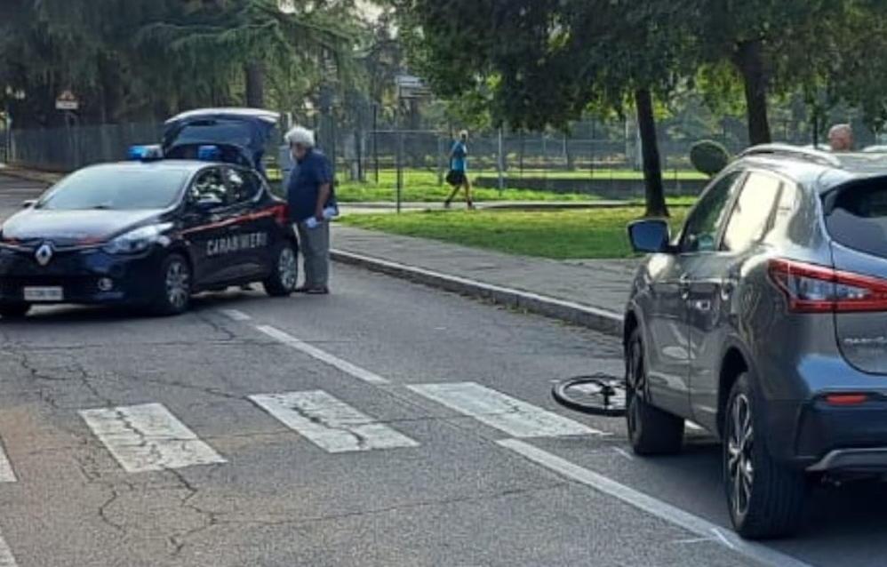 Albinea Bimbo Di Sette Anni Si Scontra In Bici Con Un Auto