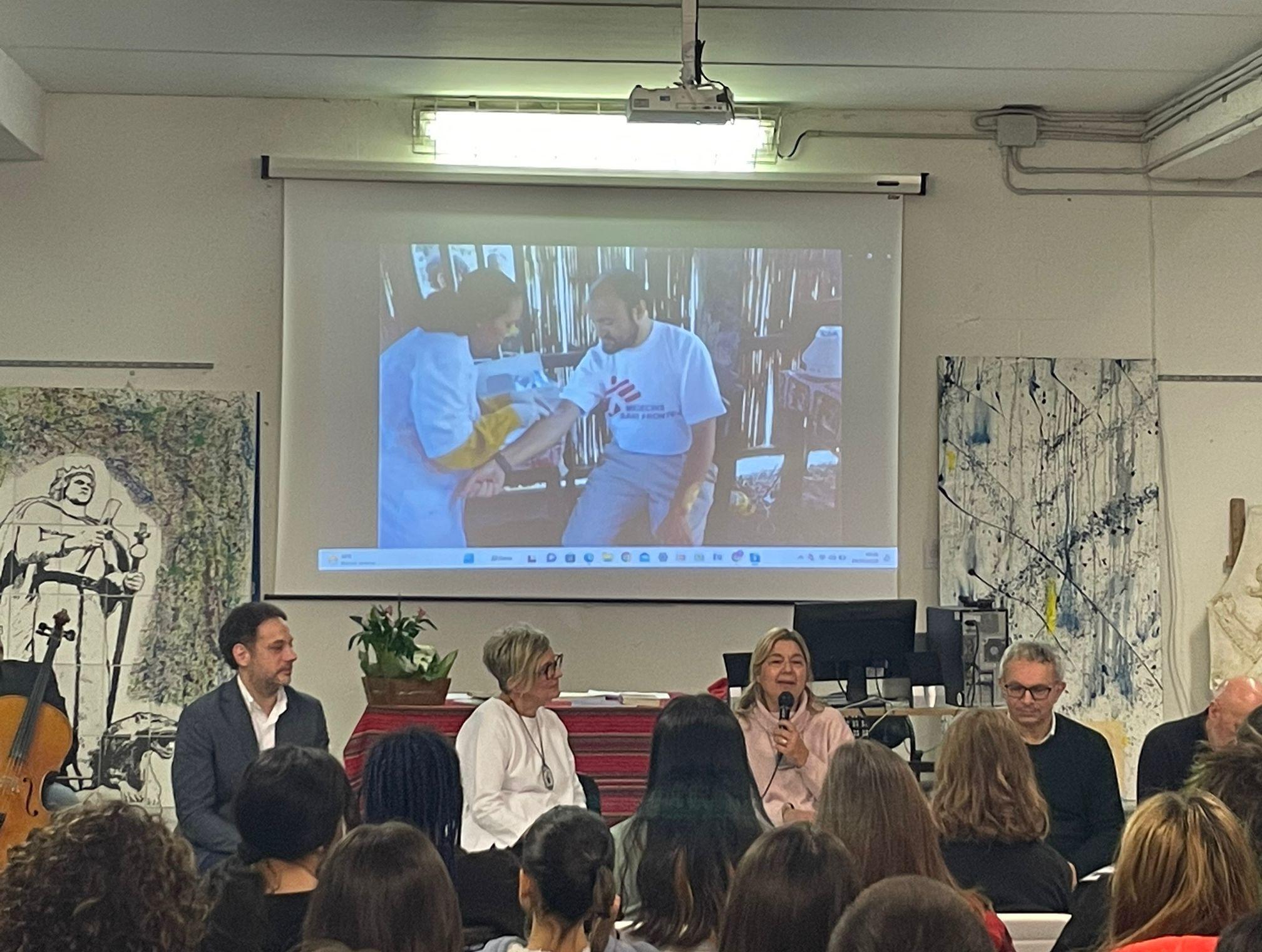 Il Liceo Mannucci Omaggia Carlo Urbani