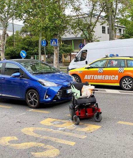 Disabile Investita Mentre Attraversa La Strada