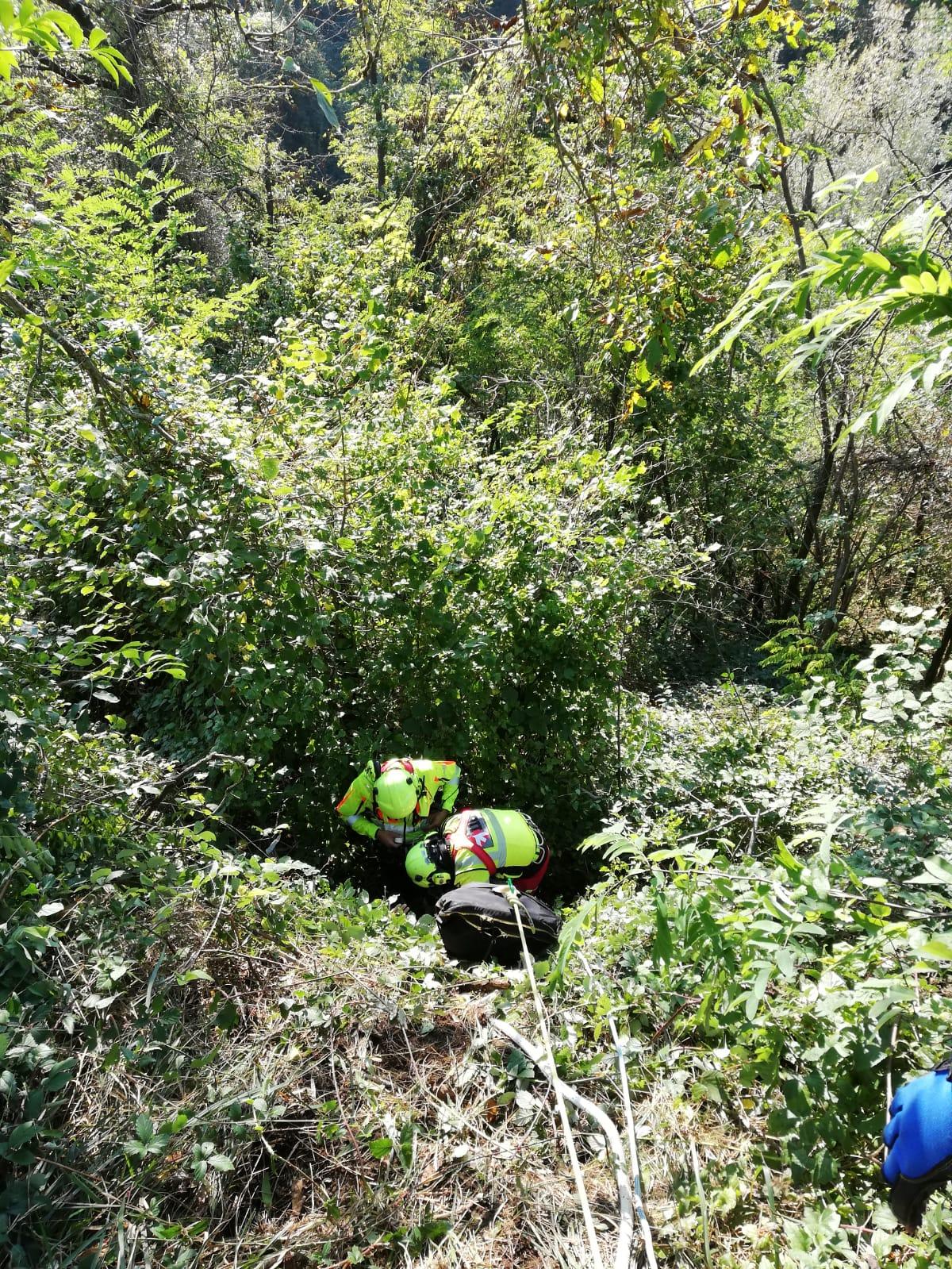 Incidente In Appennino In Moto Contro Il Guard Rail E Fa Un Volo Di 10