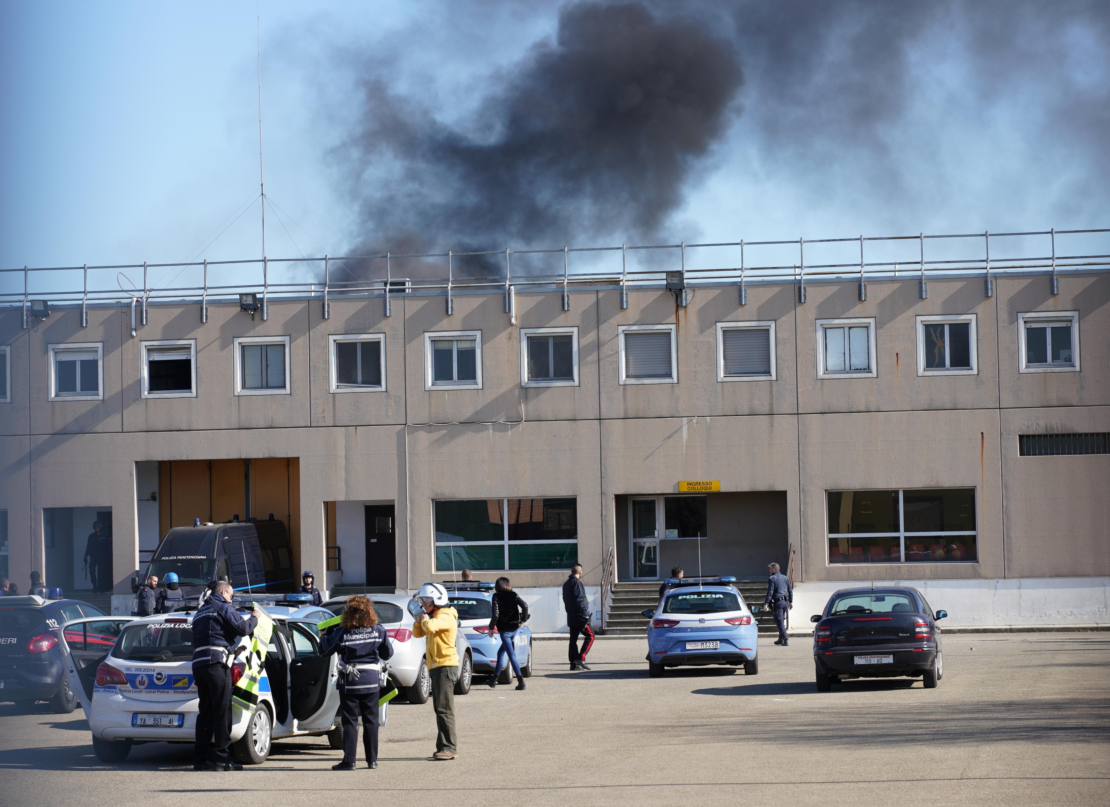 Rivolta In Carcere A Modena Salgono A Quattordici I Poliziotti Indagati