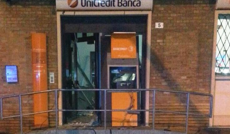 Castenaso Assalto Al Bancomat Di Via Nasica Fuggono Con 100mila Euro