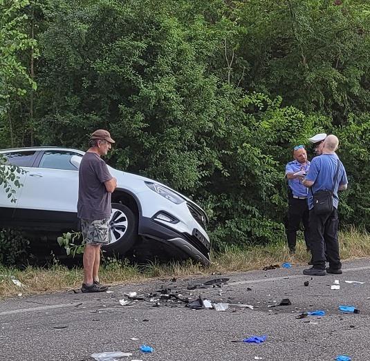 Scontro Tra Due Auto E Un Furgone In Tangenziale Ancora Gravi Le