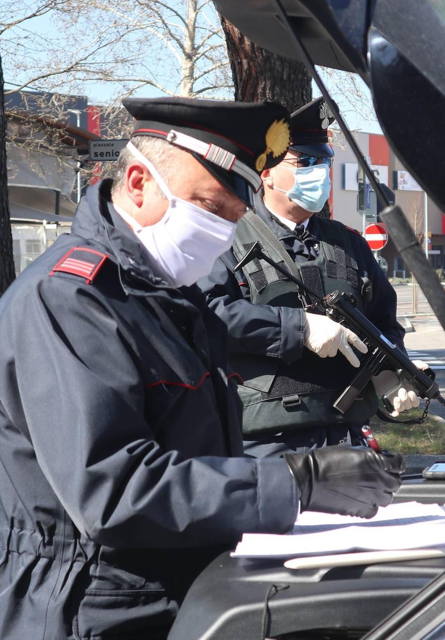 Fugge Da Casa Per Un Giro In Moto I Carabinieri Arrestano Un Enne