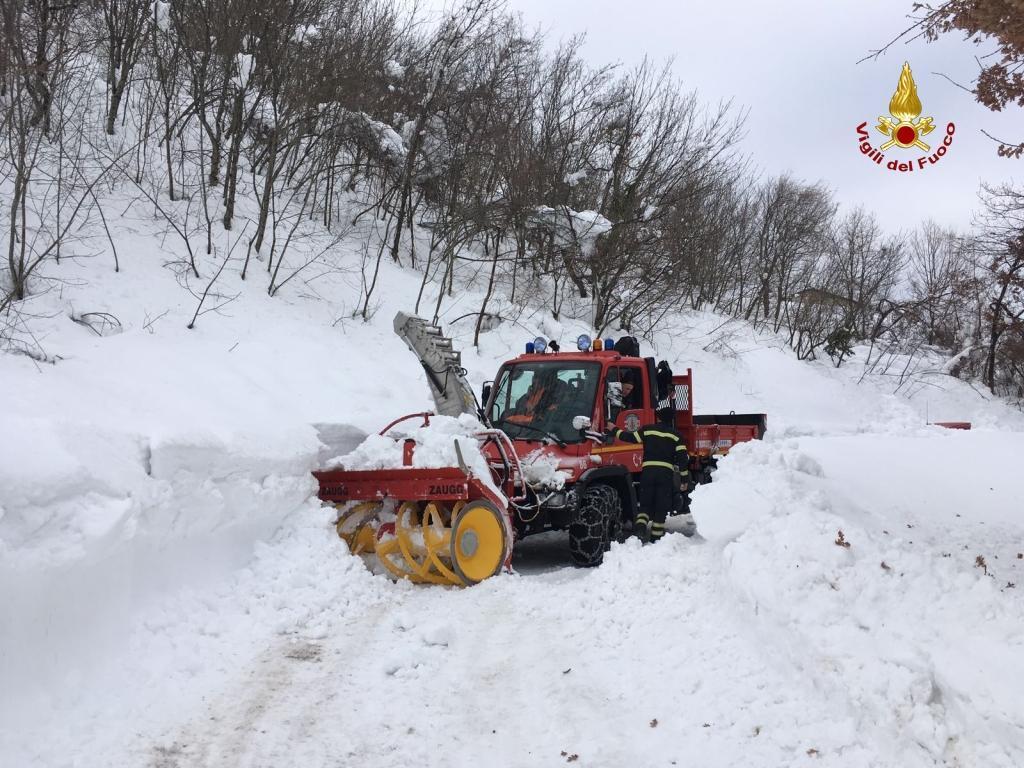 Odissea Nella Neve Per L Ultimo Abbraccio Lei Arriva Lui Muore Poco Dopo