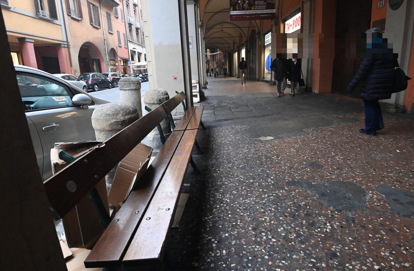 Clochard Morto A Bologna Chi Era Una Panchina In Centro Il Suo Ultimo