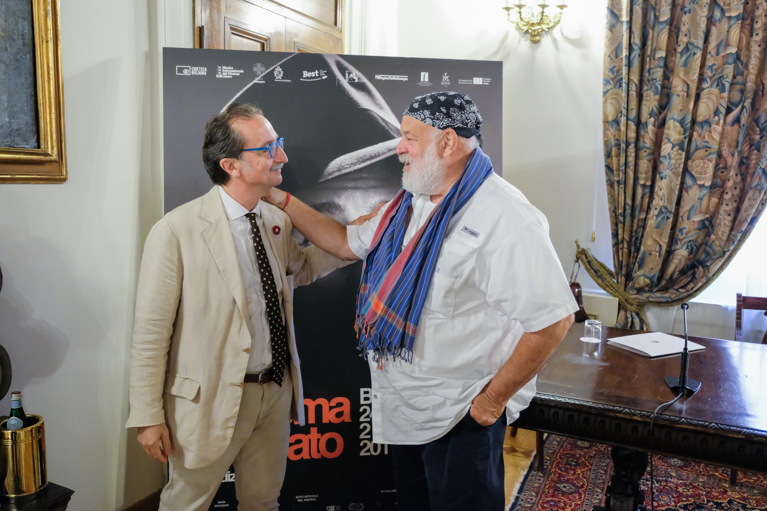 Bologna Cinema In Piazza Maggiore Centomila Spettatori Per Il Cinema