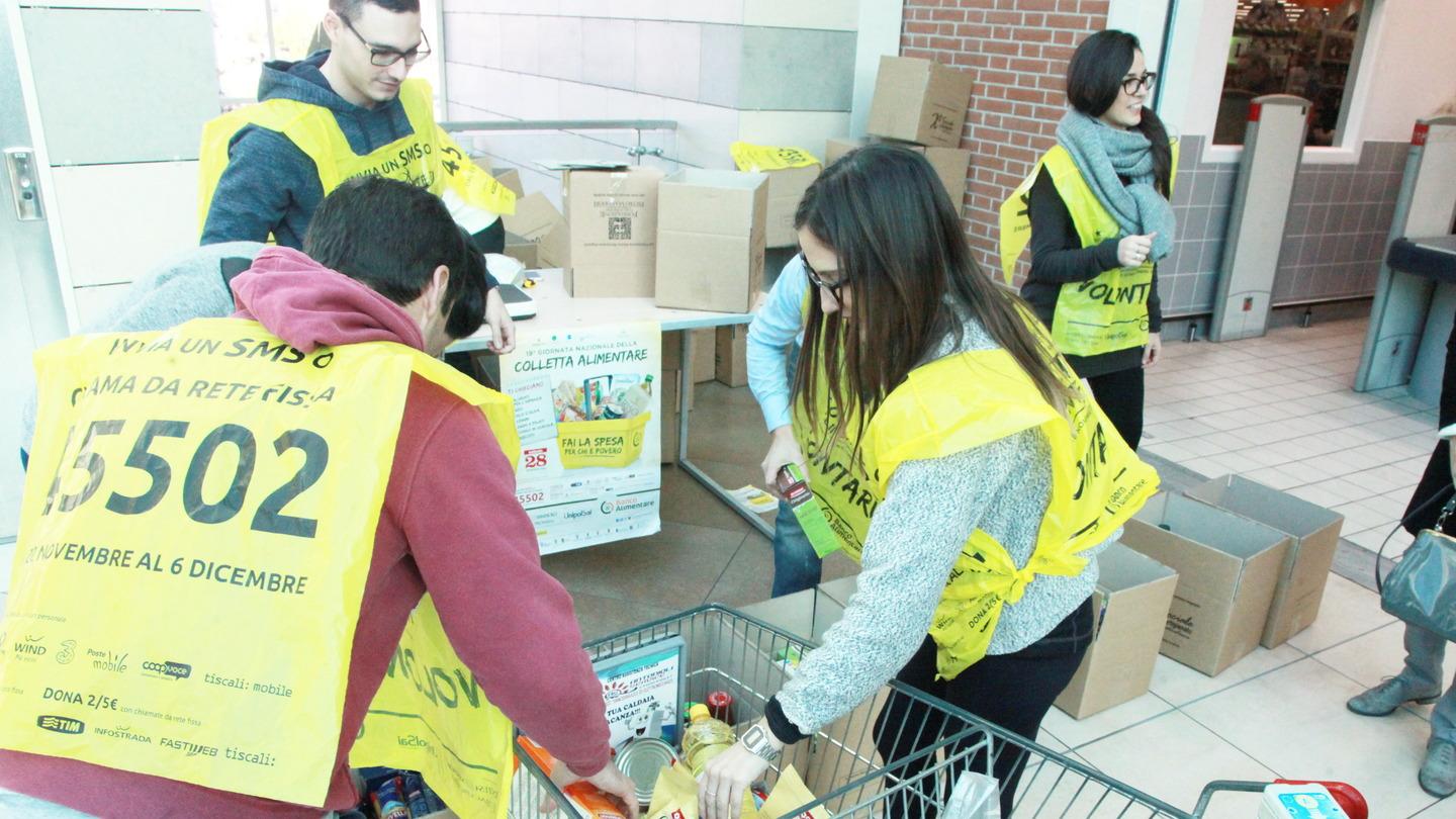 Spesa Solidale Raccolta Di Generi Alimentari In Tutti Quartieri