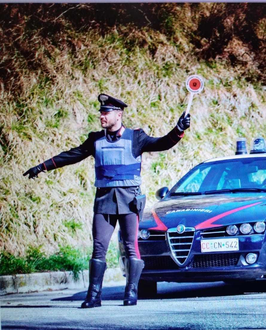 Attacco Epilettico Mentre Viaggia Tredicenne Salvato Dai Carabinieri