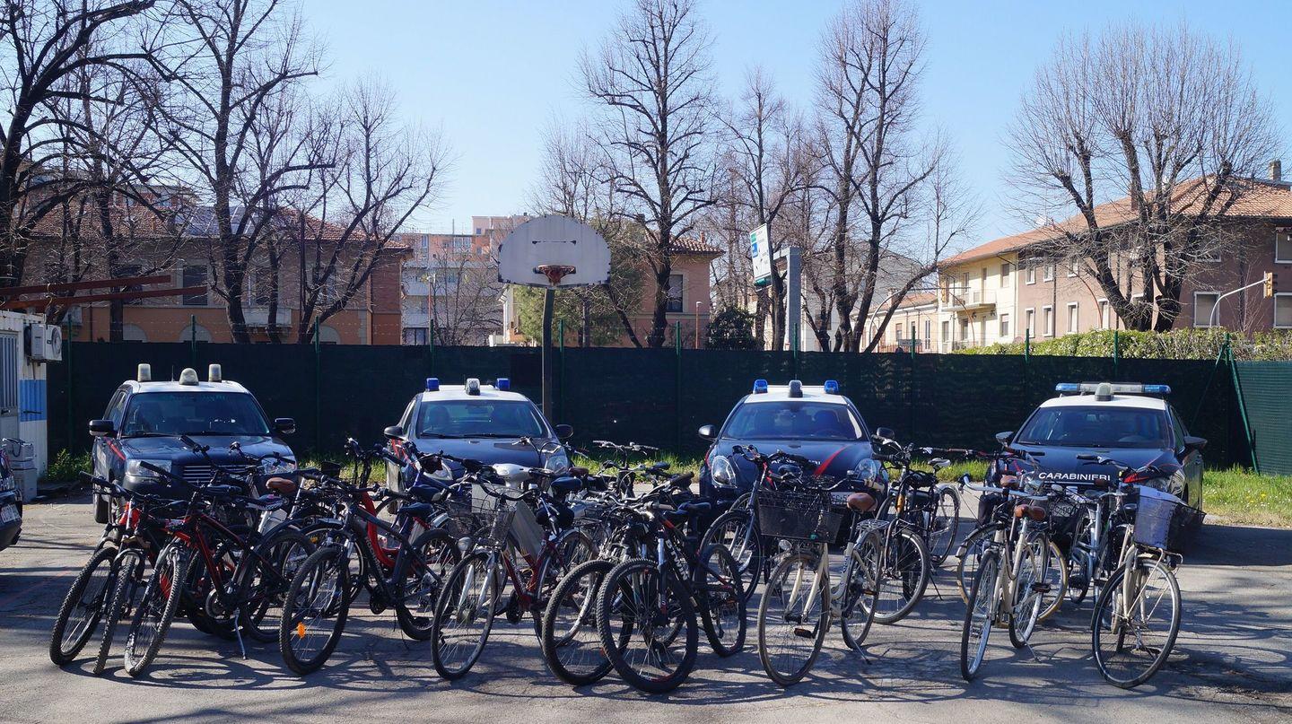 Scoperto Dai Carabinieri Ladro Di Biciclette Ne Nascondeva Una Trentina