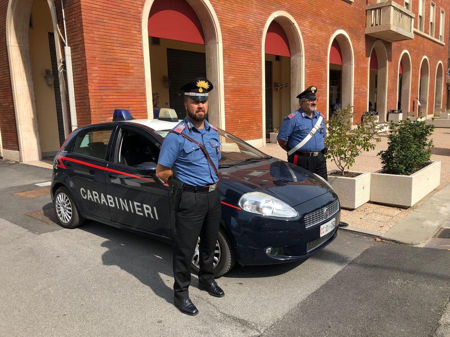 Preso Il Ladro Seriale Al Bennet Denunciato Lautore Dei Furti Di Cibo