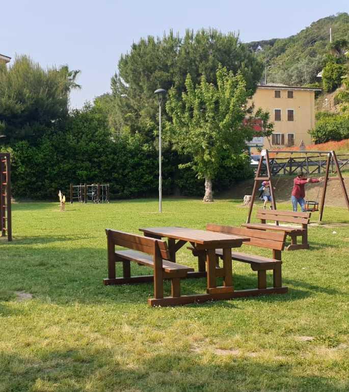 Terminati I Lavori A Giochi E Staccionata Del Parco Capriotti