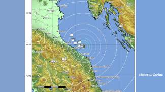 Terremoto Oggi Nelle Marche Nuova Forte Scossa In Mare Poi Trema