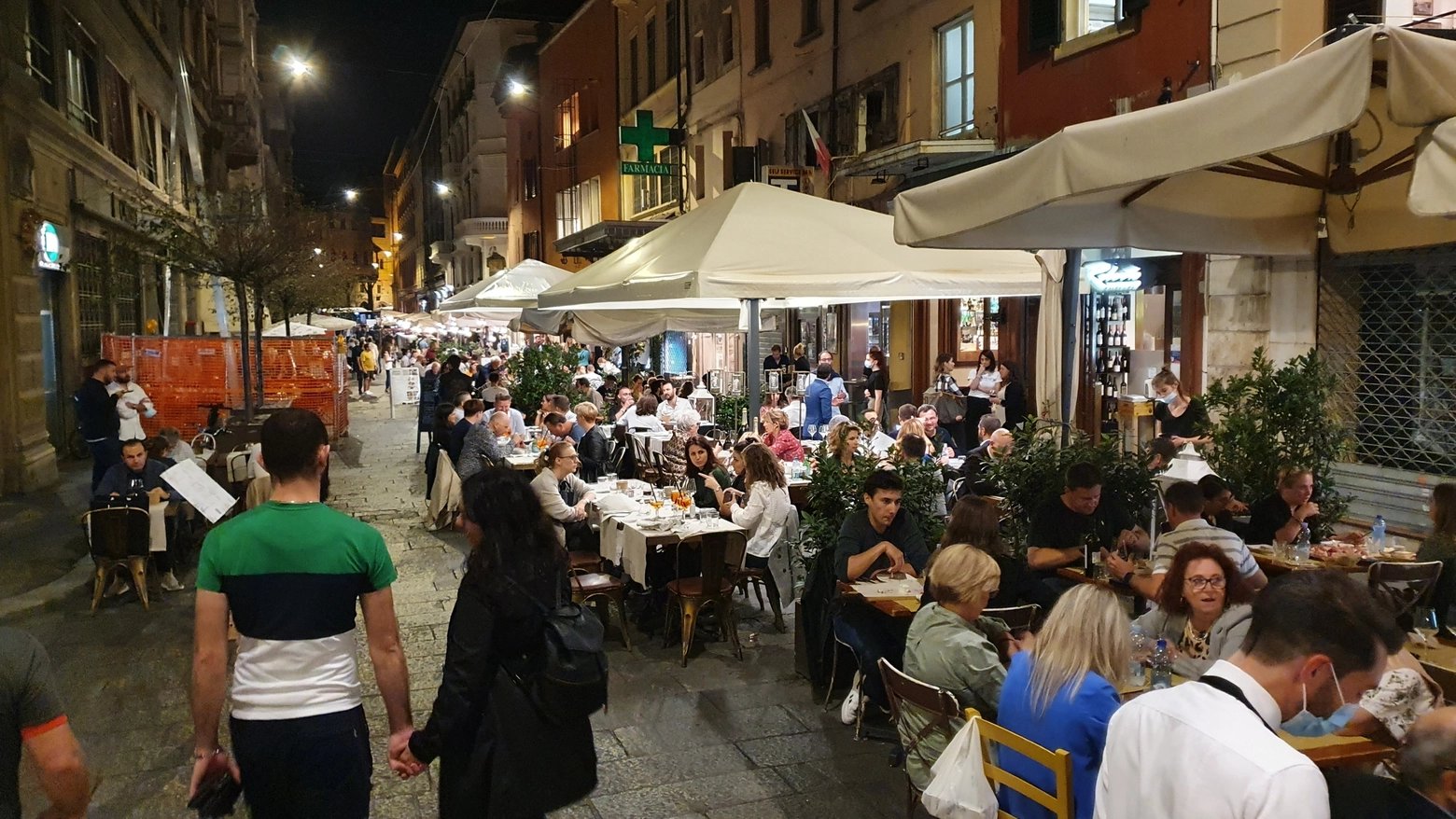 Dehors a Bologna, le concezioni tornano al pre Covid (foto Dire)