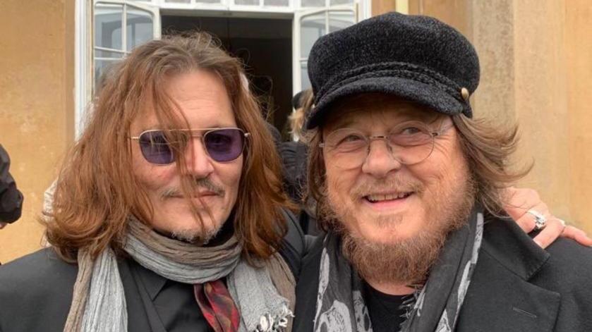 Johnny Depp and Zucchero together, the photo goes around the web: but why?