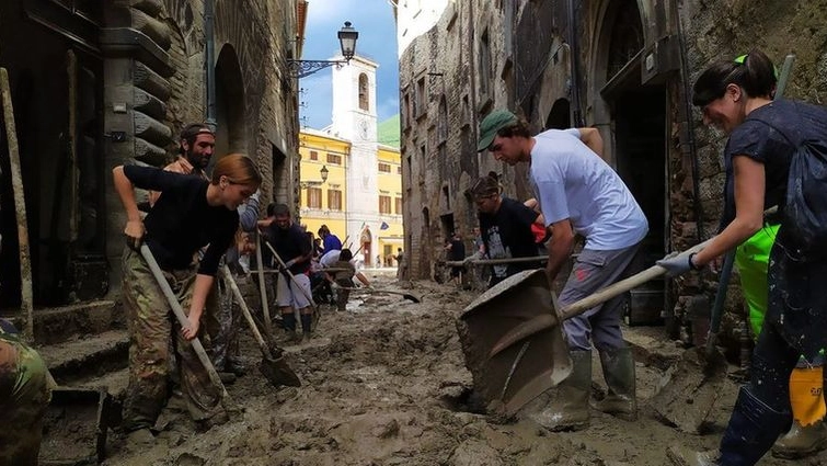 Alluvione 2022, arrivano 130 milioni: Cantiano protesta