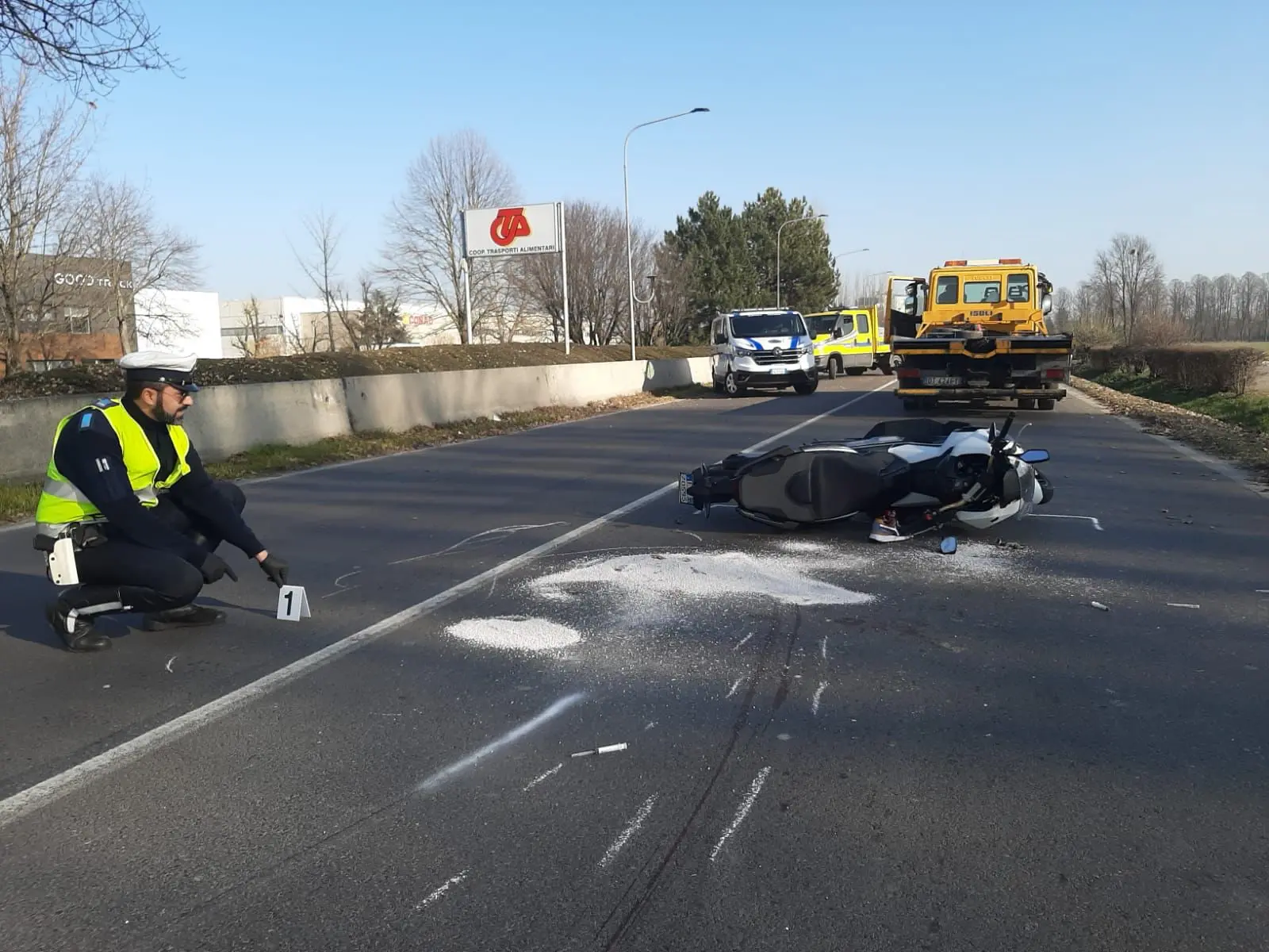 Incidente Oggi A Bologna, Schianto Tra Moto E Auto: Un Ferito In ...