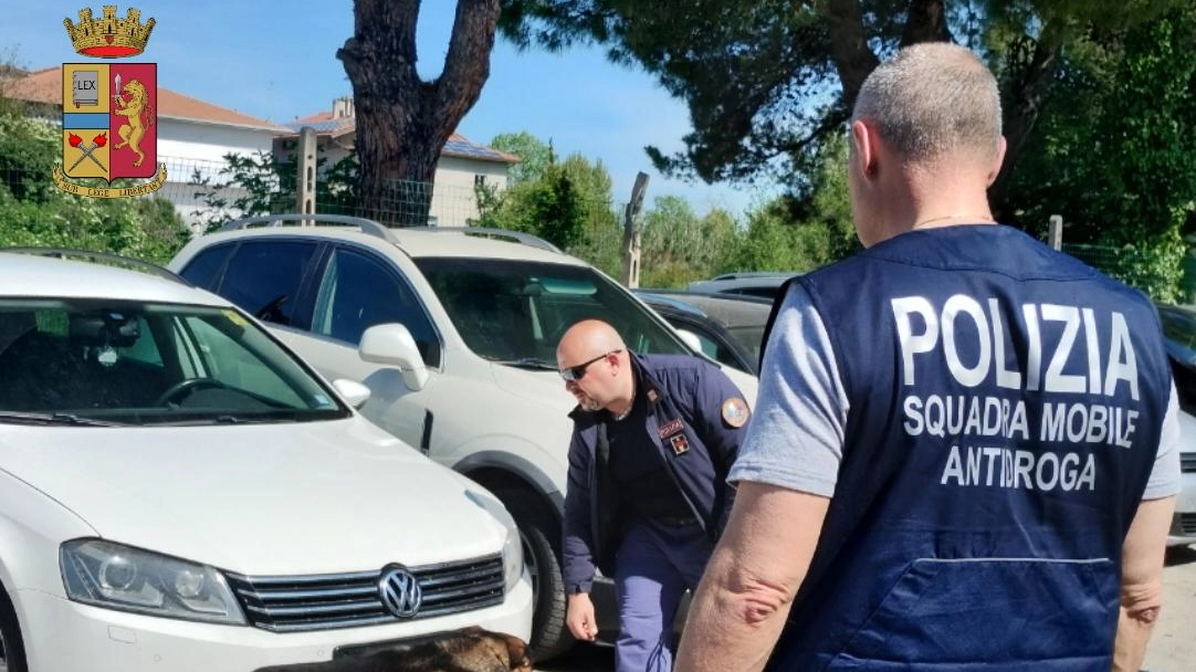 Avevano in auto 3 etti di cocaina. Tutti arrestati  Sono albanesi. Bloccati  in un parcheggio