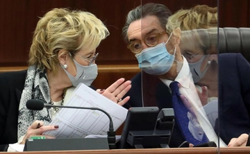 Moratti, precisazioni su vaccini e Pil. Boccia: "Ipotesi contraria a civiltà"