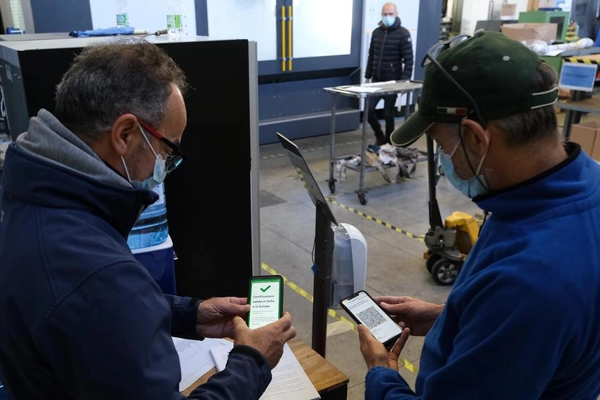 Accesso al lavoro con Green pass (foto d'archivio)