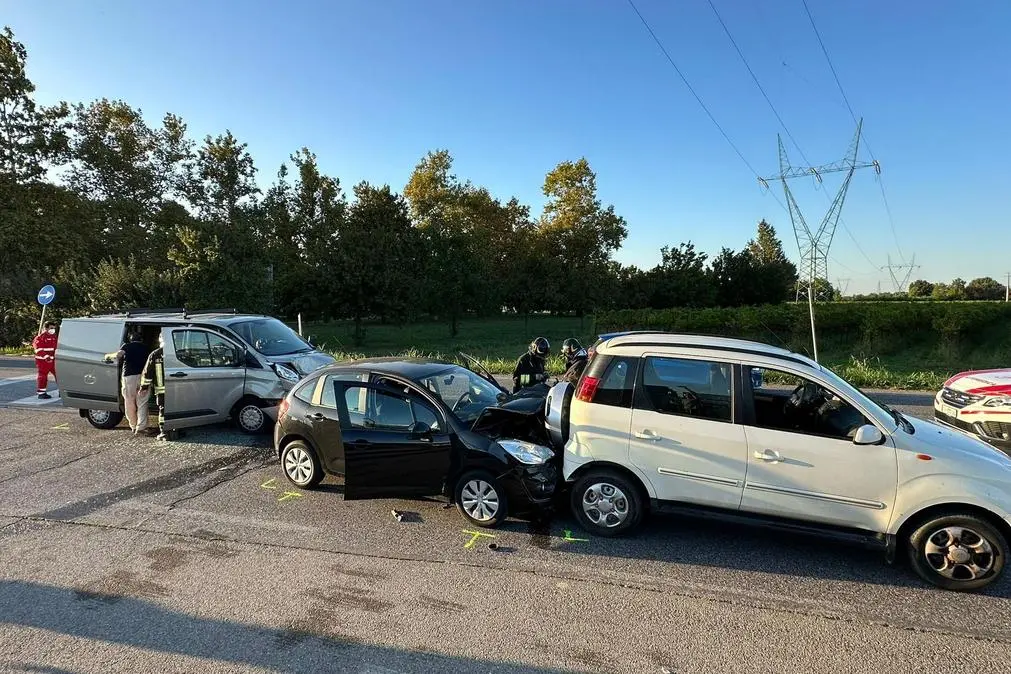 Tamponamento A Catena A Correggio: Due Donne Ferite