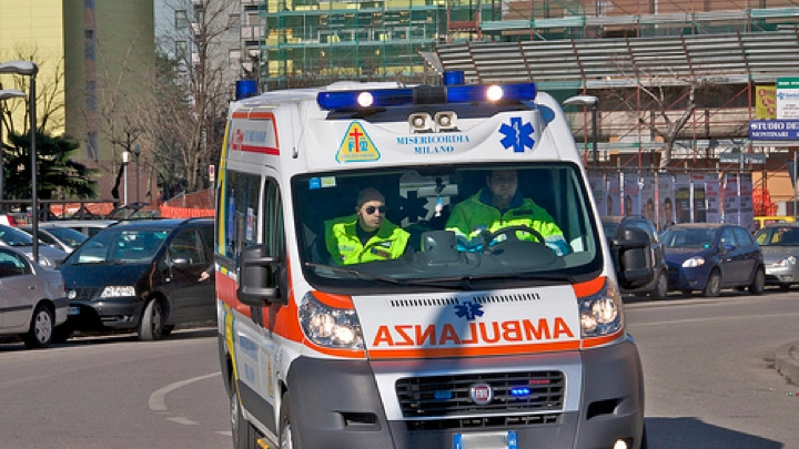 Un'ambulanza (foto d'archivio)