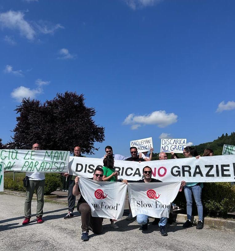 Caos Marche Multiservizi Discarica Di Riceci La Sfida Il Si Va Alla Resa Dei Conti